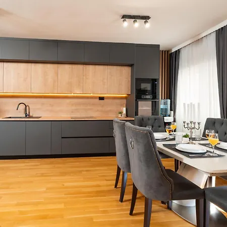 Amazing Vacation House With A Private Pool & Grill 빌라 자다르