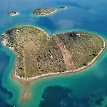 Amazing Vacation House With A Private Pool & Grill * Zara