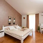 Amazing Vacation House With A Private Pool & Grill * Zara